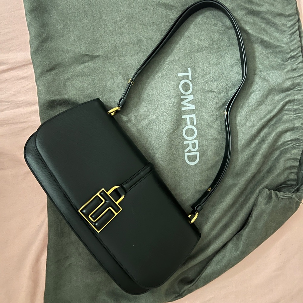 Tom Ford Elegant Black Shoulder Bag
